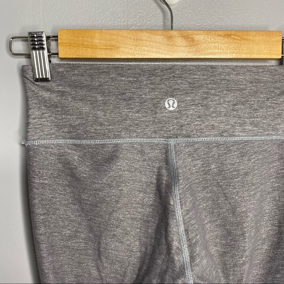 LULULEMON Heathered Slate Wunder Under Crop III 22” - Picture 4 of 7